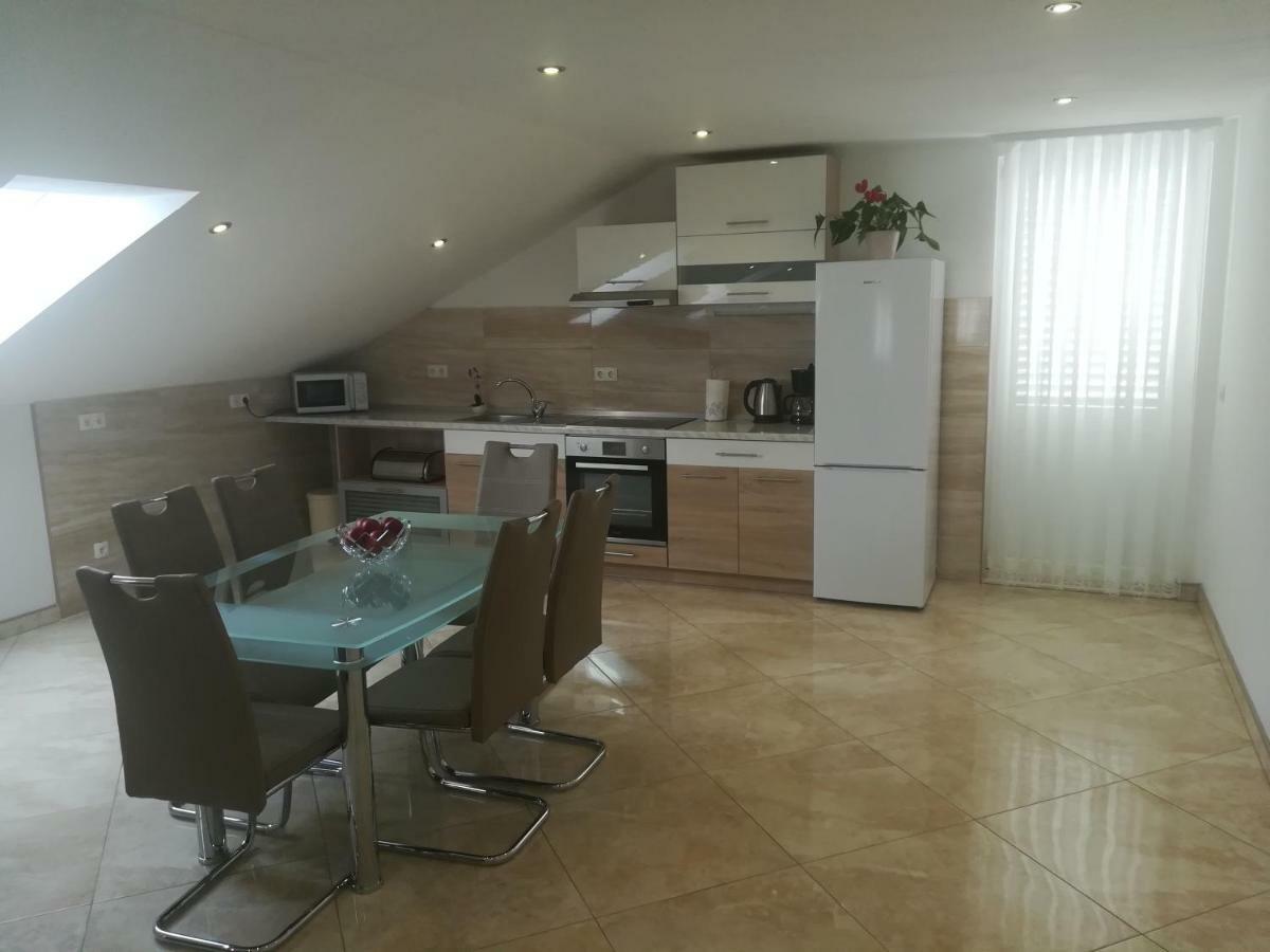 Appartement Apartman Daria à Trogir Extérieur photo