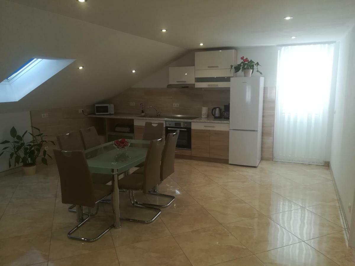 Appartement Apartman Daria à Trogir Extérieur photo