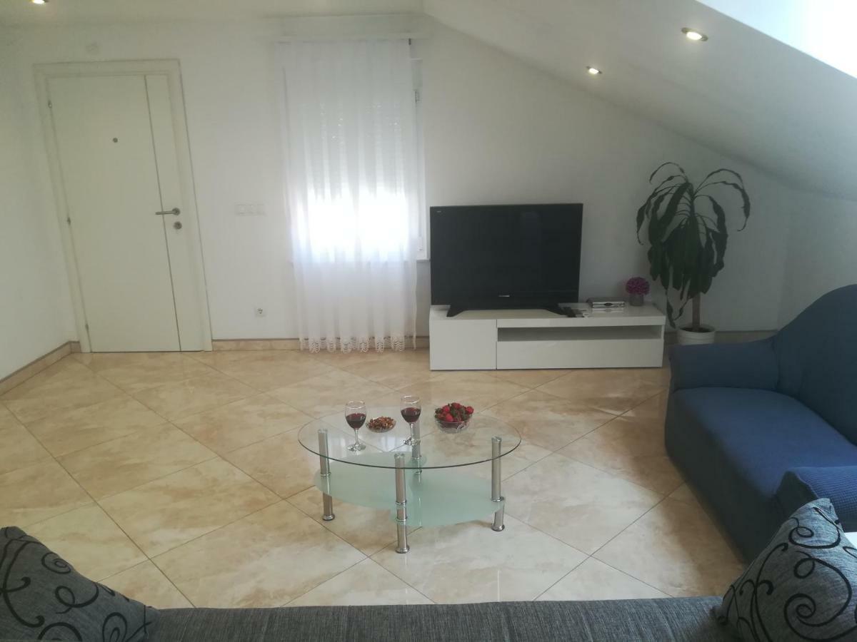 Appartement Apartman Daria à Trogir Extérieur photo