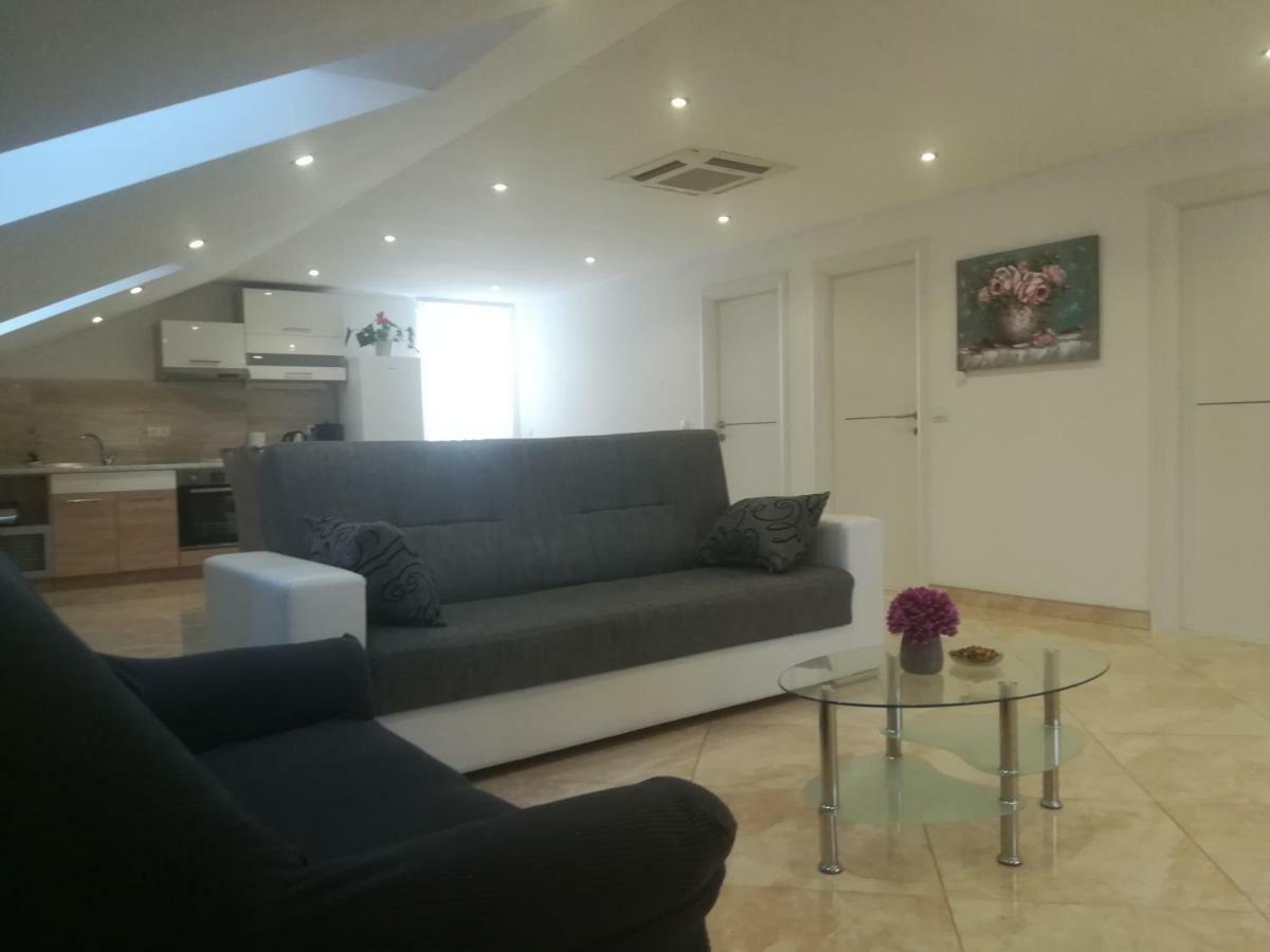 Appartement Apartman Daria à Trogir Extérieur photo