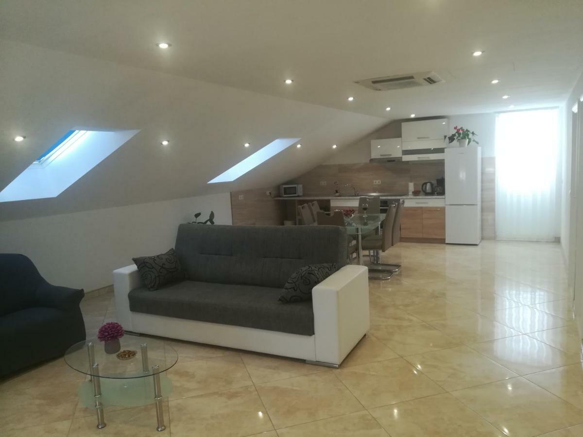 Appartement Apartman Daria à Trogir Extérieur photo
