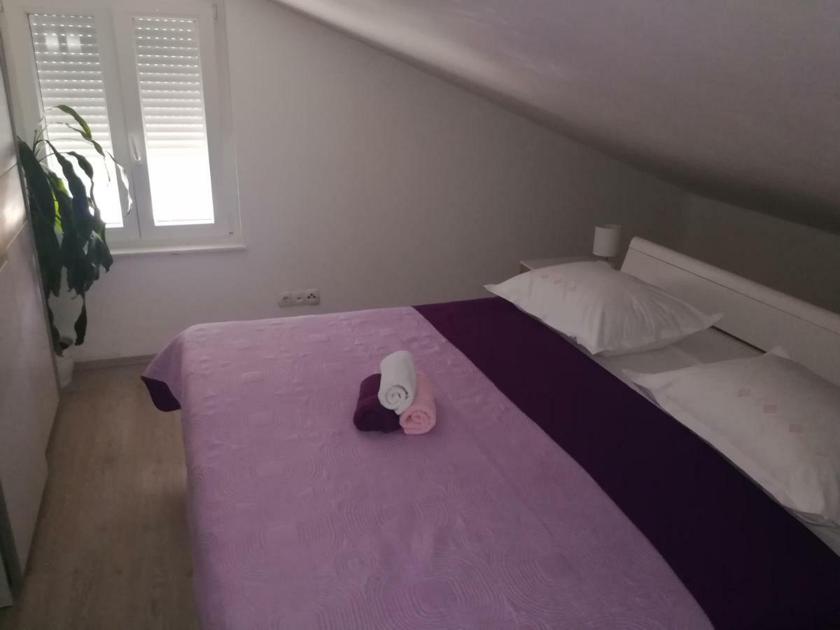 Appartement Apartman Daria à Trogir Extérieur photo